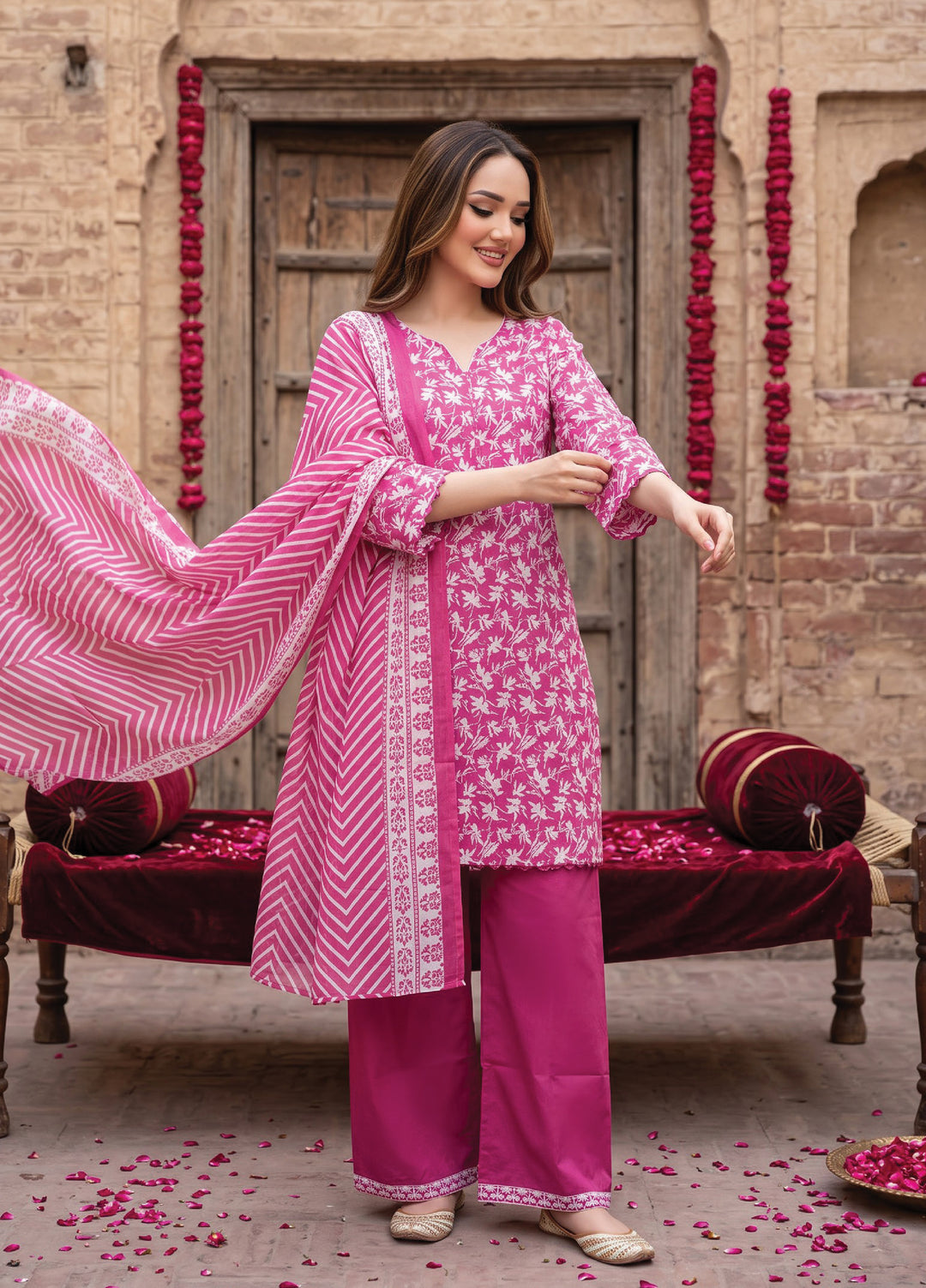 Regalia Textiles Women RTW Printed Lawn 3 Piece Suit RG26PPL D-05 - Casual Collection