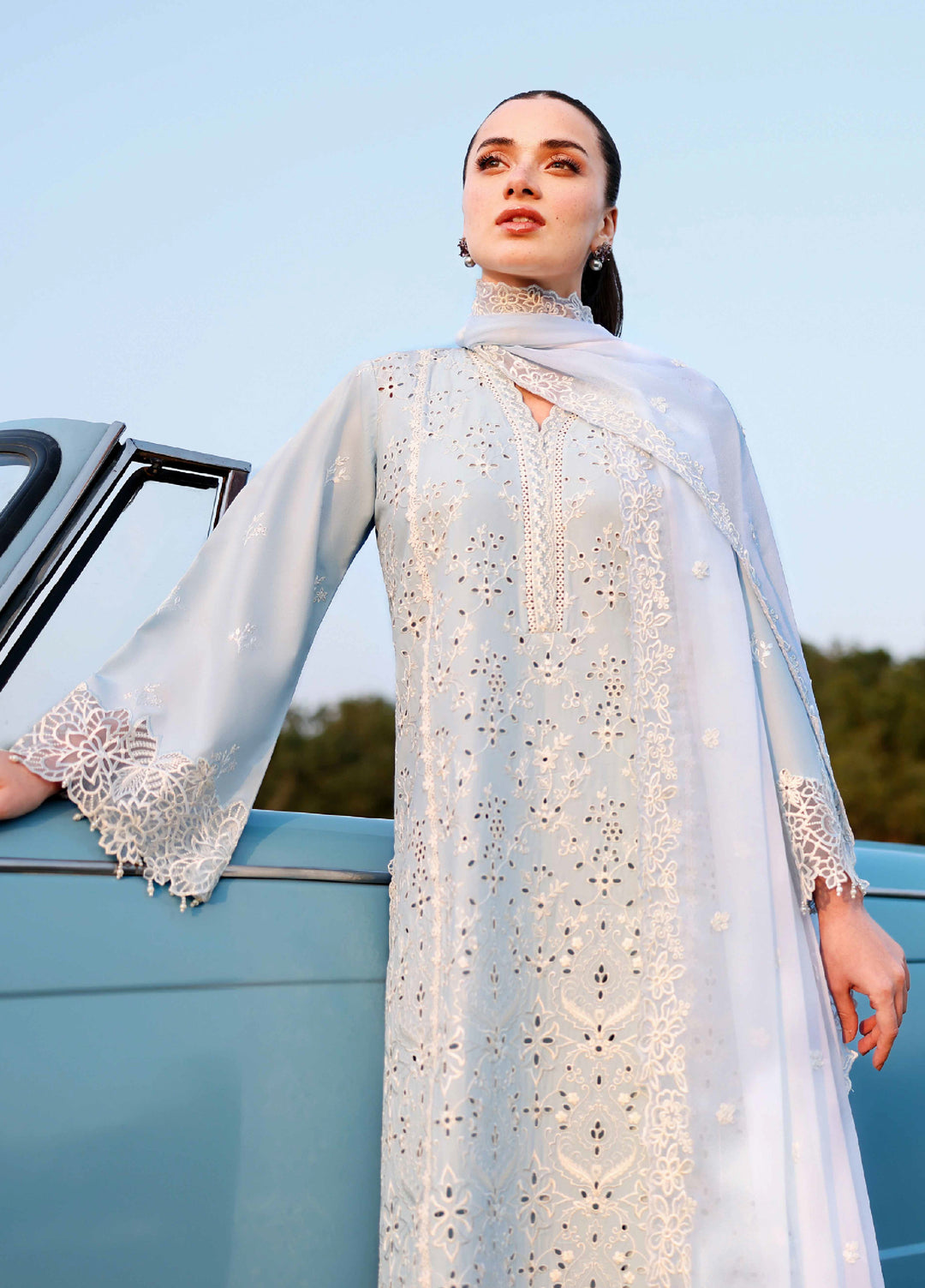 Azure Unstitched Embroidered Luxury Lawn 3 Piece Suit AZ26UAL 77 Day Dream - Eid Collection