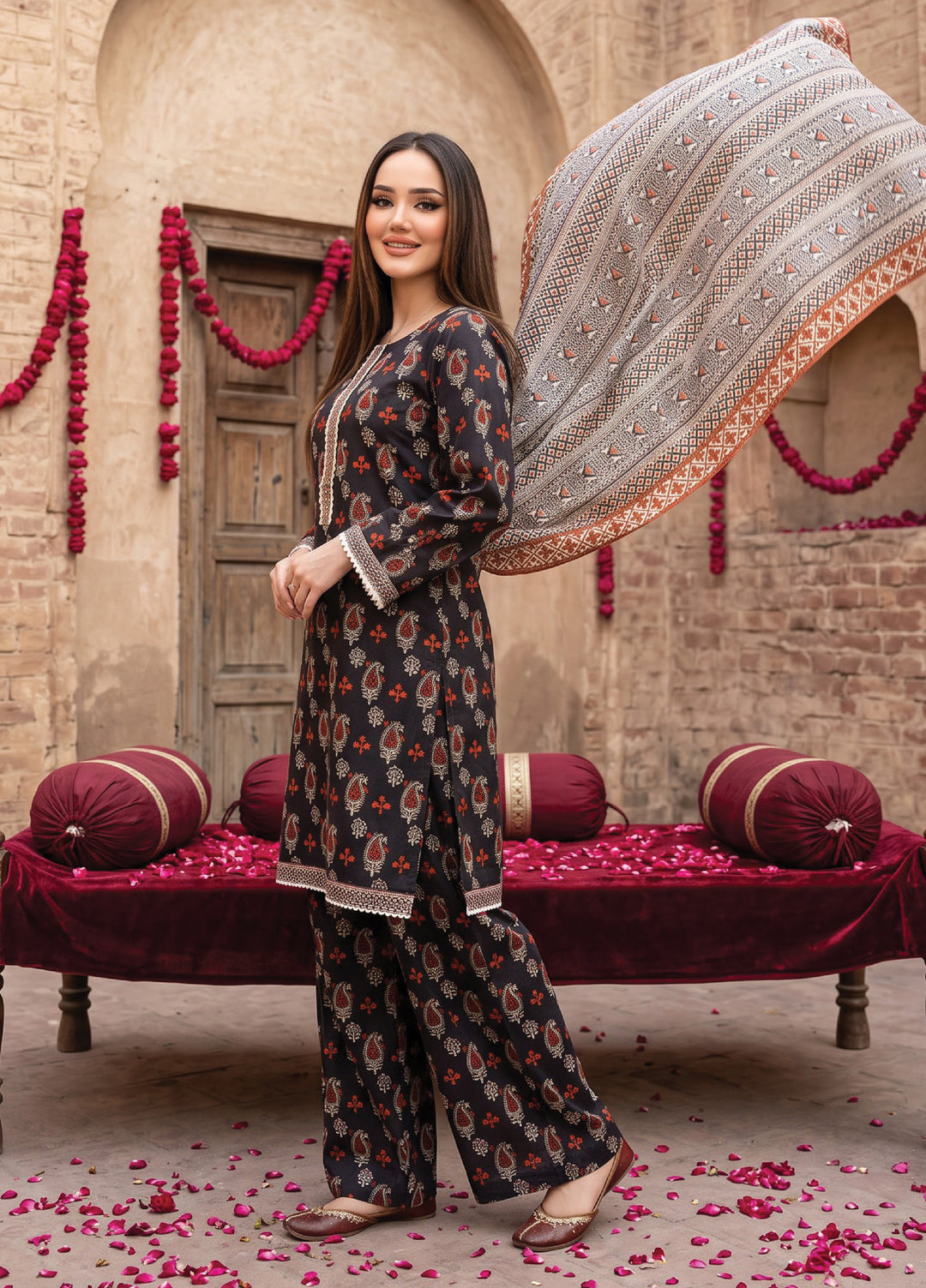 Regalia Textiles Women RTW Printed Lawn 3 Piece Suit RG26PPL D-04 - Casual Collection