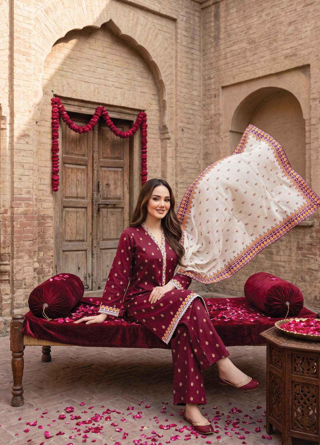 Regalia Textiles Women RTW Printed Lawn 3 Piece Suit RG26PPL D-01 - Casual Collection