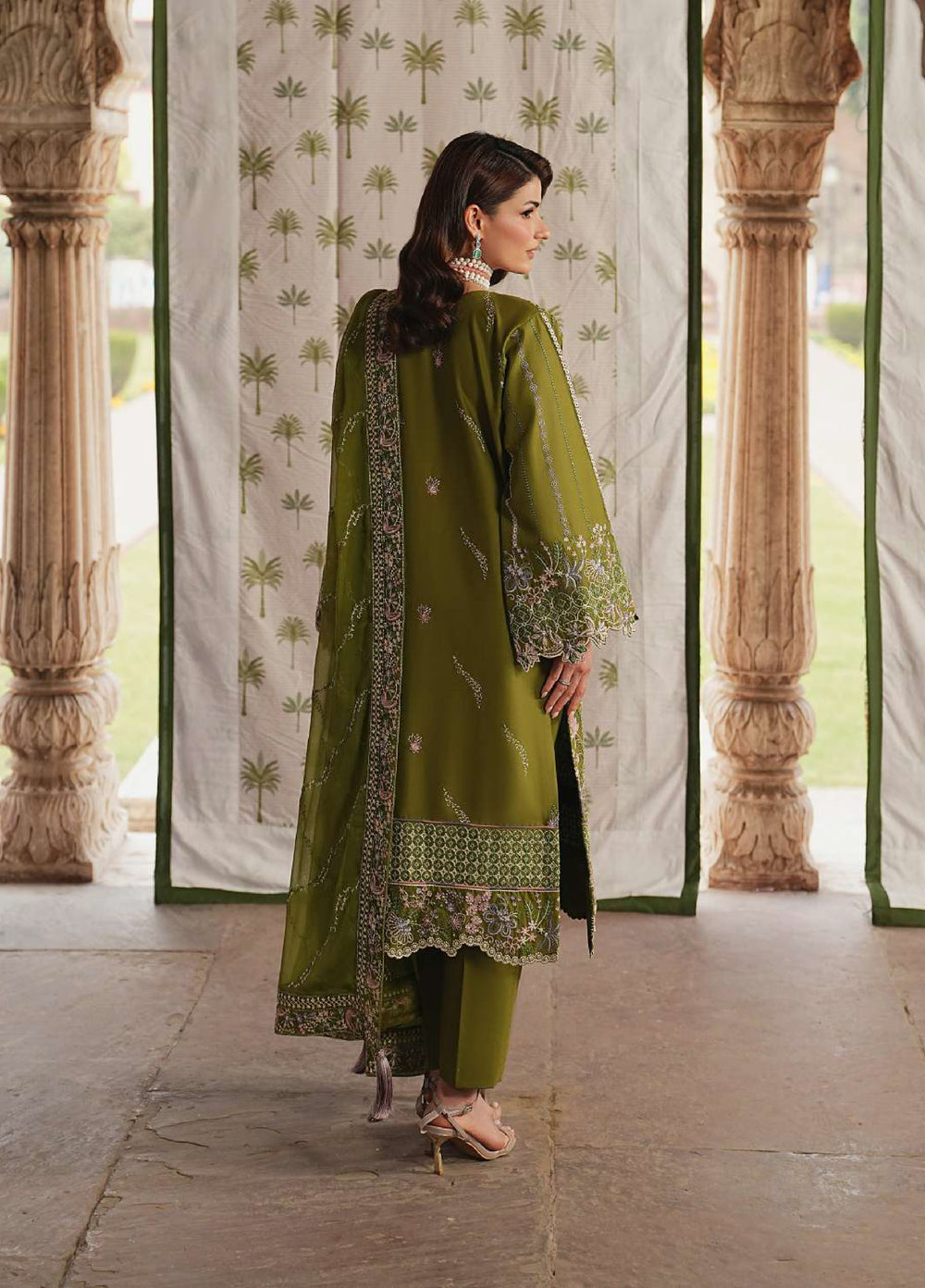Gulaal Unstitched Embroidered Luxury Lawn 3 Piece Suit GL26USL LUMEVA LL-18 - Festive Collection