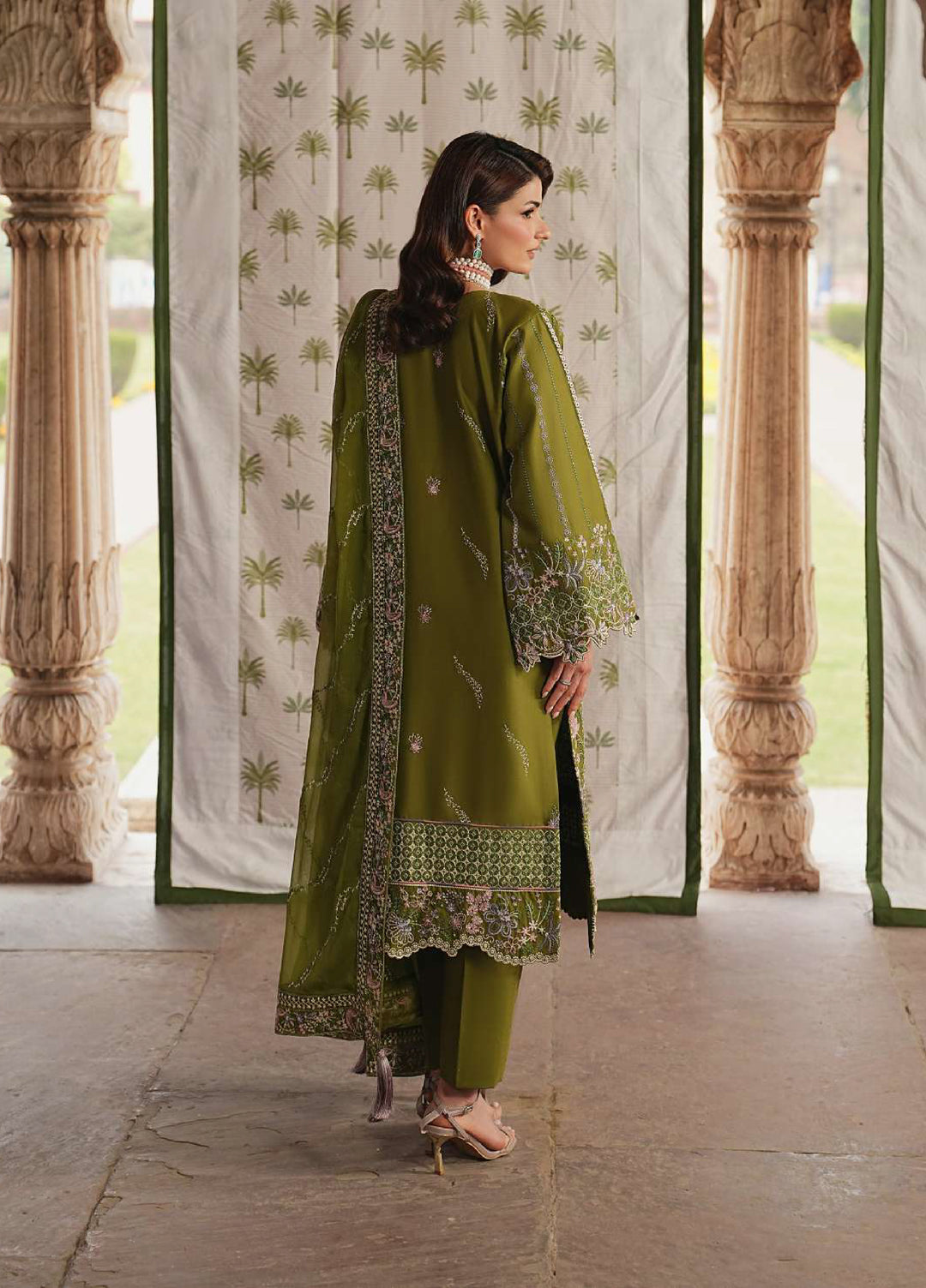 Gulaal Unstitched Embroidered Luxury Lawn 3 Piece Suit GL26USL LUMEVA LL-18 - Festive Collection