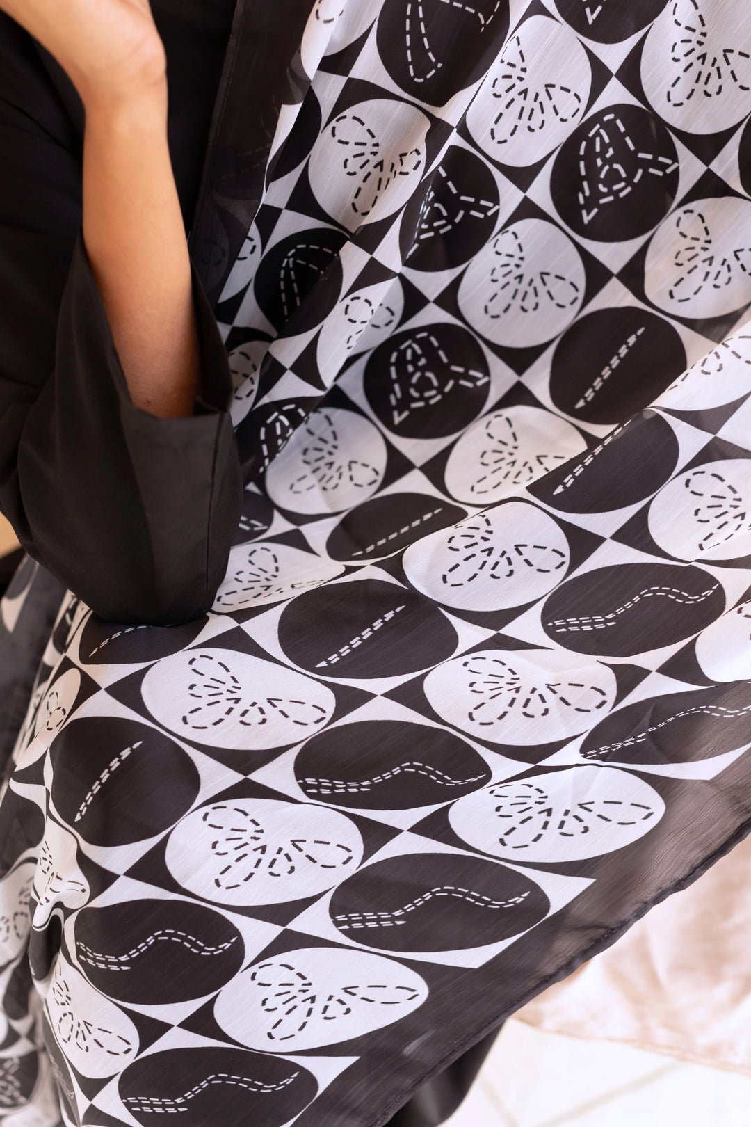 Dhaga Women Scarve Printed Crinkle Silk 1 Piece Signature - Summer Collection