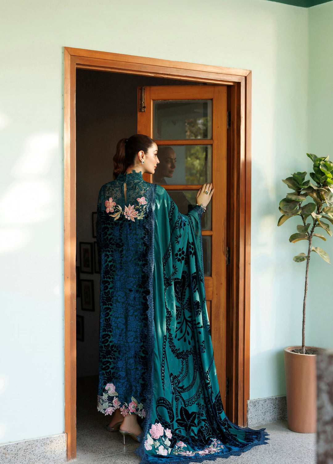 Plush Luxury by Asifa and Nabeel Unstitched Embroidered Velvet 3 Piece Suit Bella WLXU-08 - Festive Collection