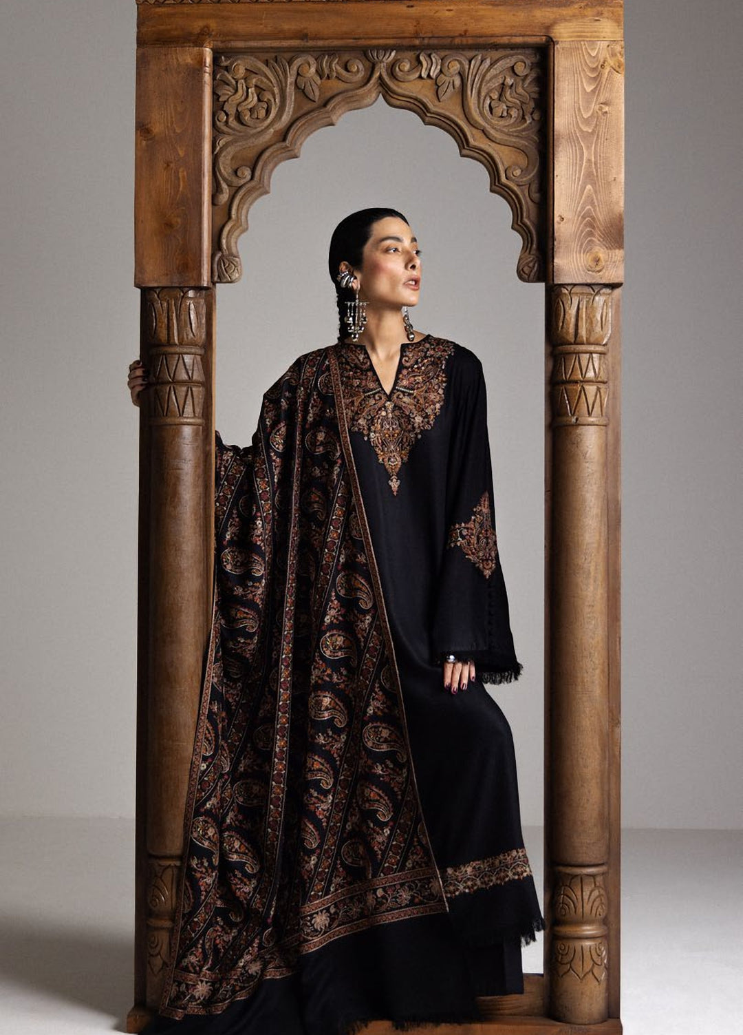 Saraab by Zara Shahjahan Unstitched Embroidered Marina 3 Piece Suit ZS26USW OUD - Winter Collection