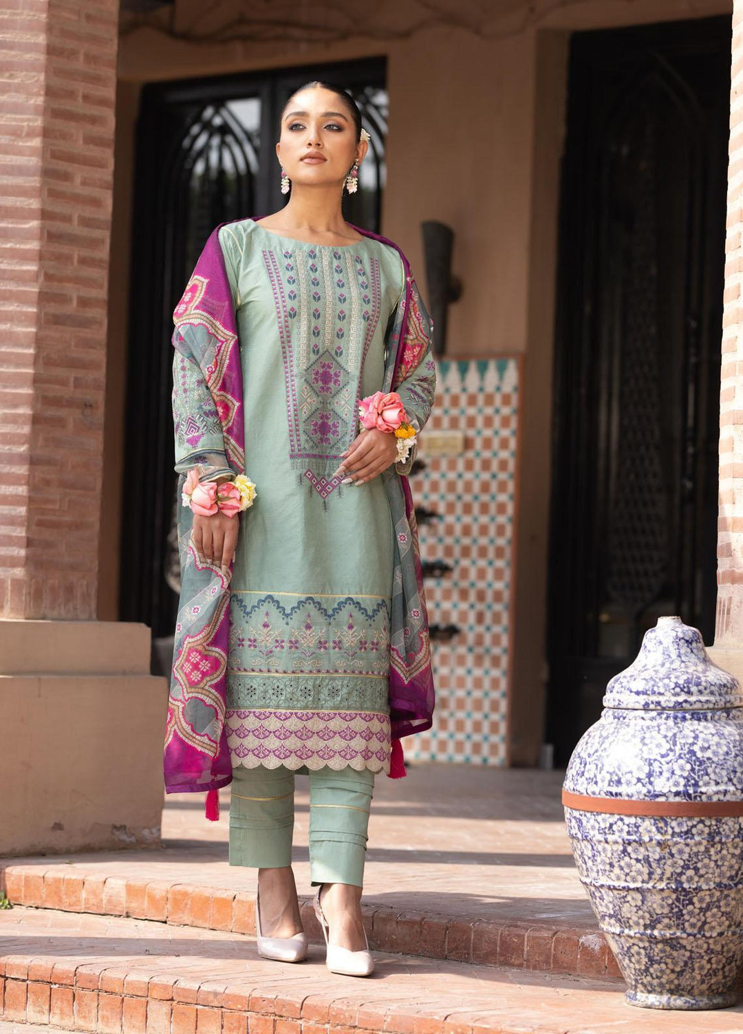 Aangan by Noorangi Embroidered Lawn Suits Unstitched 3 Piece NR22ANG ...
