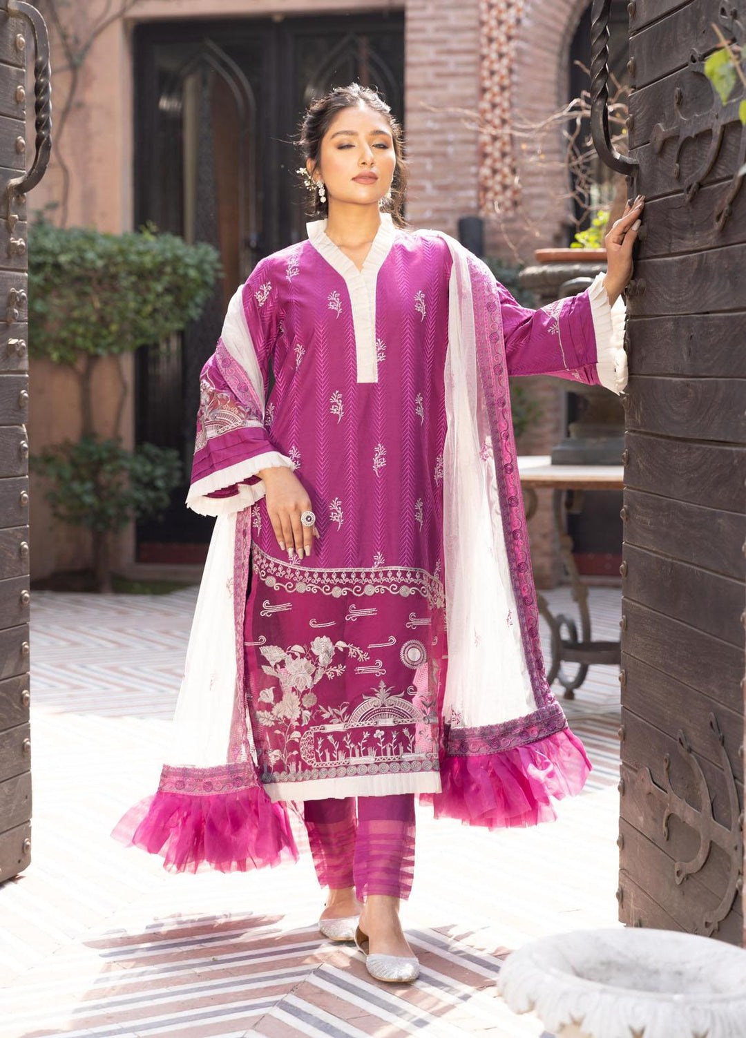 Aangan by Noorangi Embroidered Lawn Suits Unstitched 3 Piece NR22ANG Gull Yaas - Luxury Collection