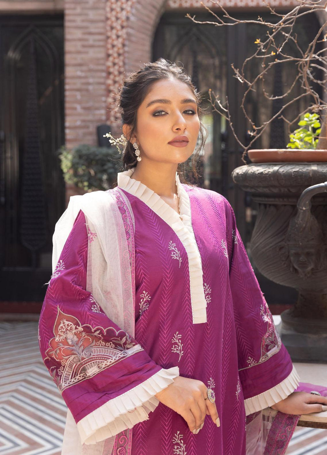 Aangan by Noorangi Embroidered Lawn Suits Unstitched 3 Piece NR22ANG Gull Yaas - Luxury Collection