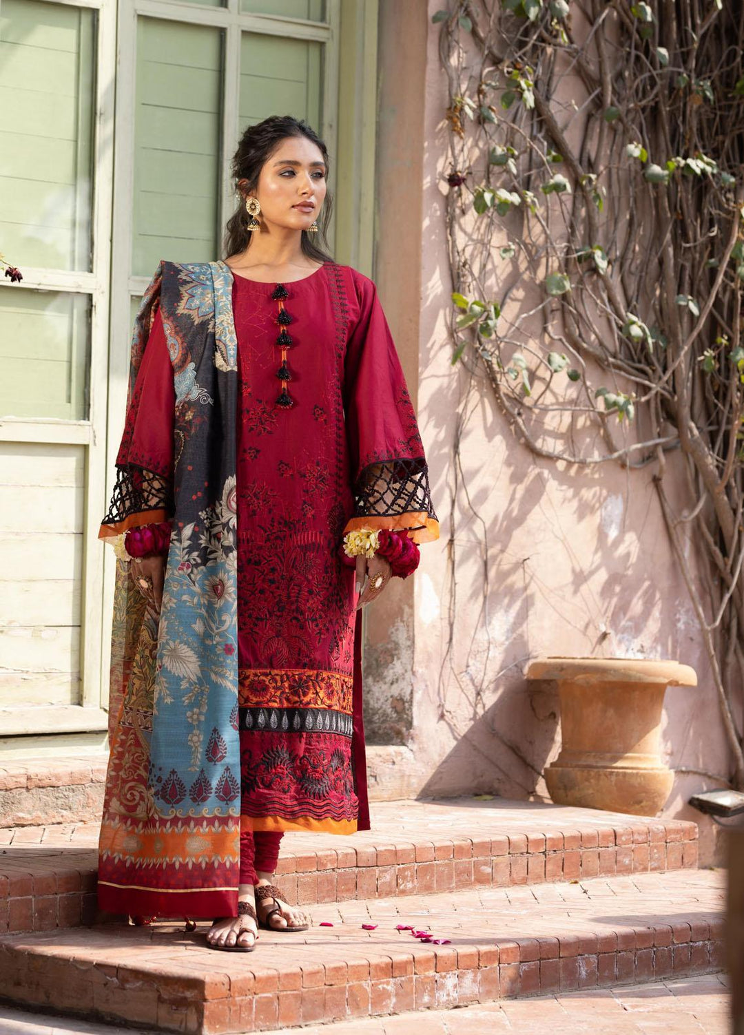 Aangan by Noorangi Embroidered Lawn Suits Unstitched 3 Piece NR22ANG ...