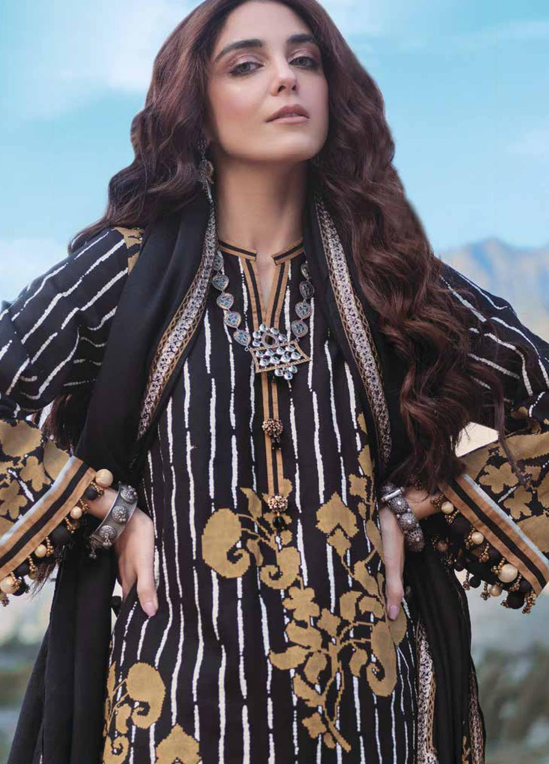 Al Karam Printed Khaddar Suits Unstitched 3 Piece AK21W FW-19-21 Black - Winter Collection