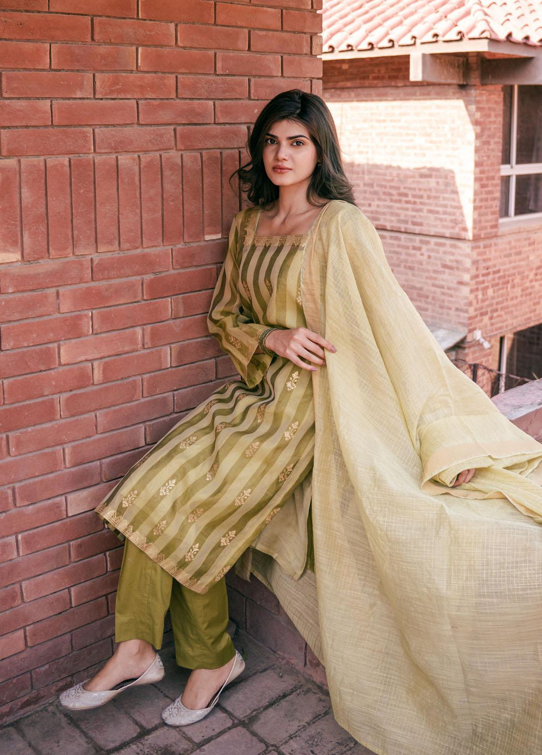 Arz Pret  Lawn 2 Piece JU05 Olive