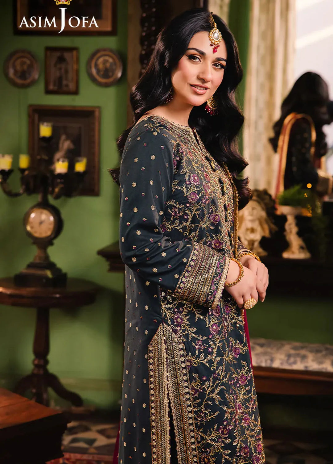 Afsanay Pret by Asim Jofa Embroidered Twisted Lawn 3 Piece Suit AJLP-01