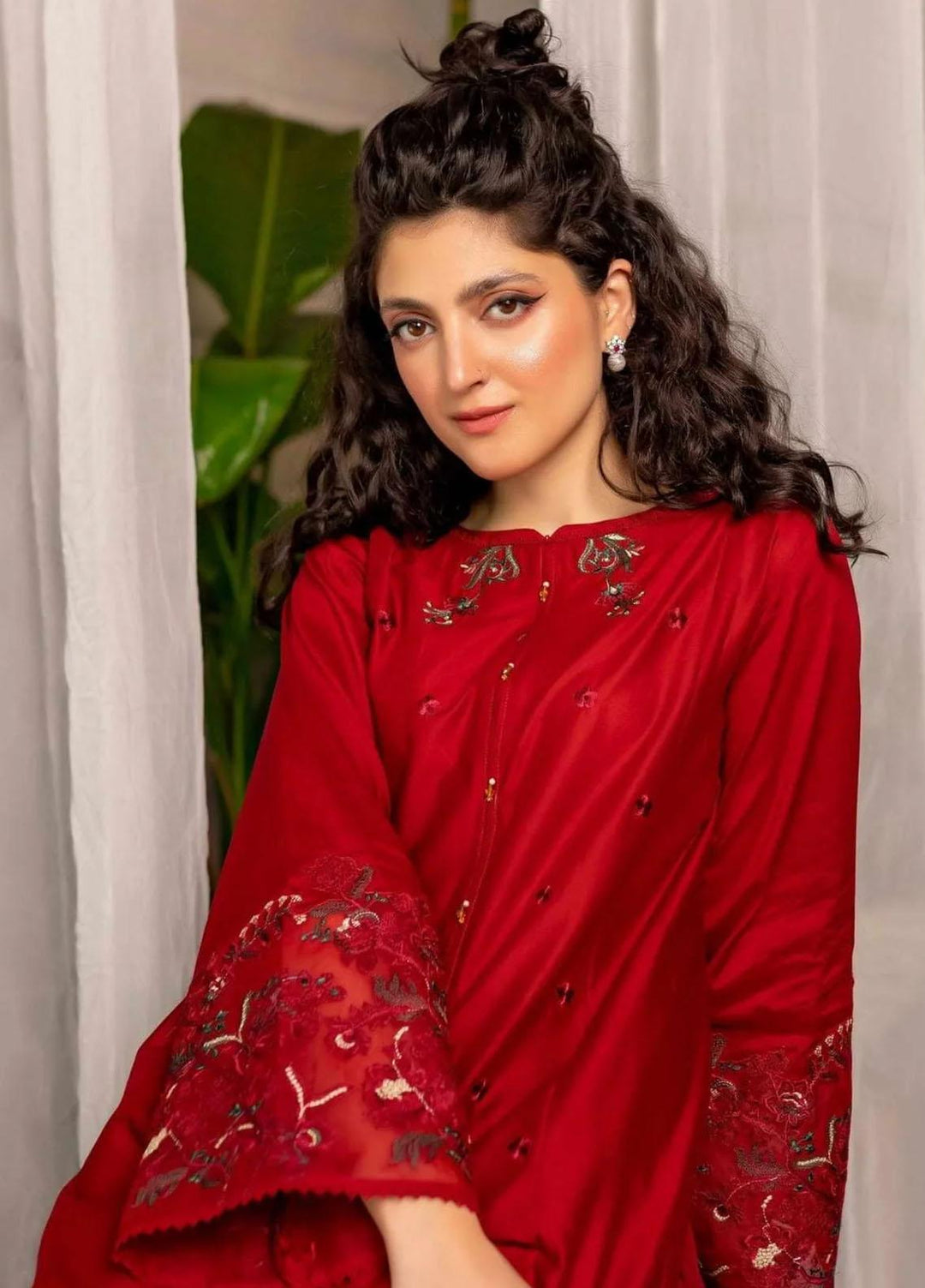 Aura Apparel Pret Embroidered Lawn 2 Piece Suit Aswal Dress