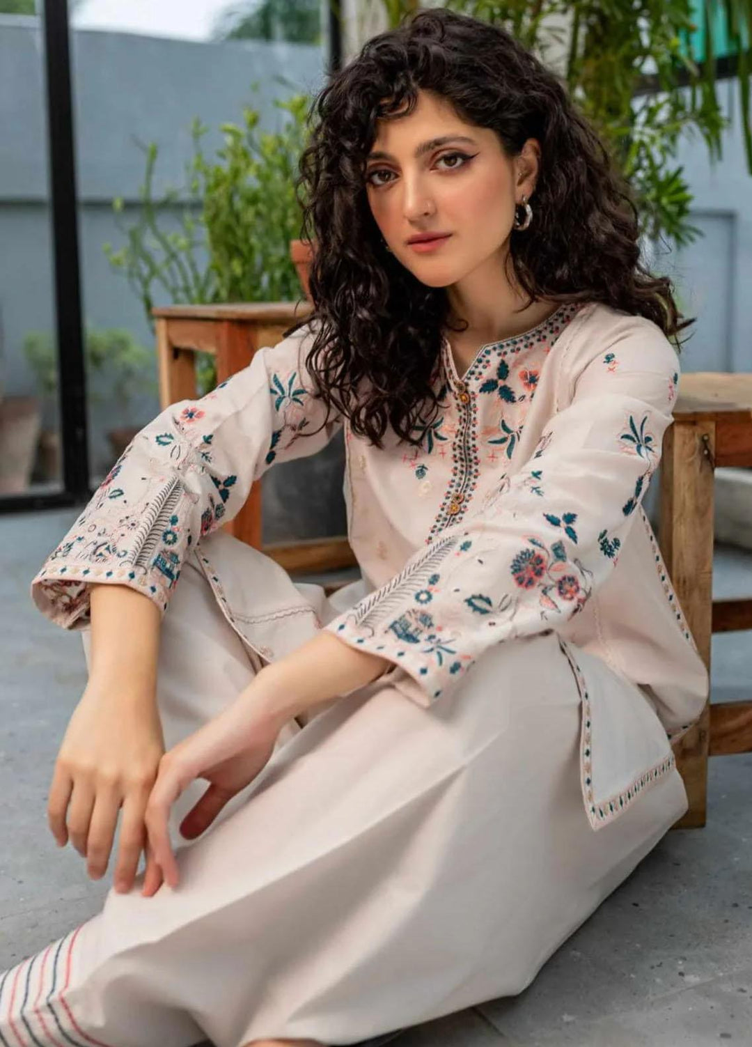 Aura Apparel Pret Embroidered Lawn 2 Piece Suit Lilac Summer