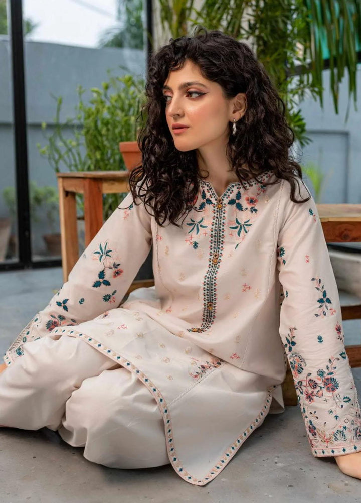 Aura Apparel Pret Embroidered Lawn 2 Piece Suit Lilac Summer