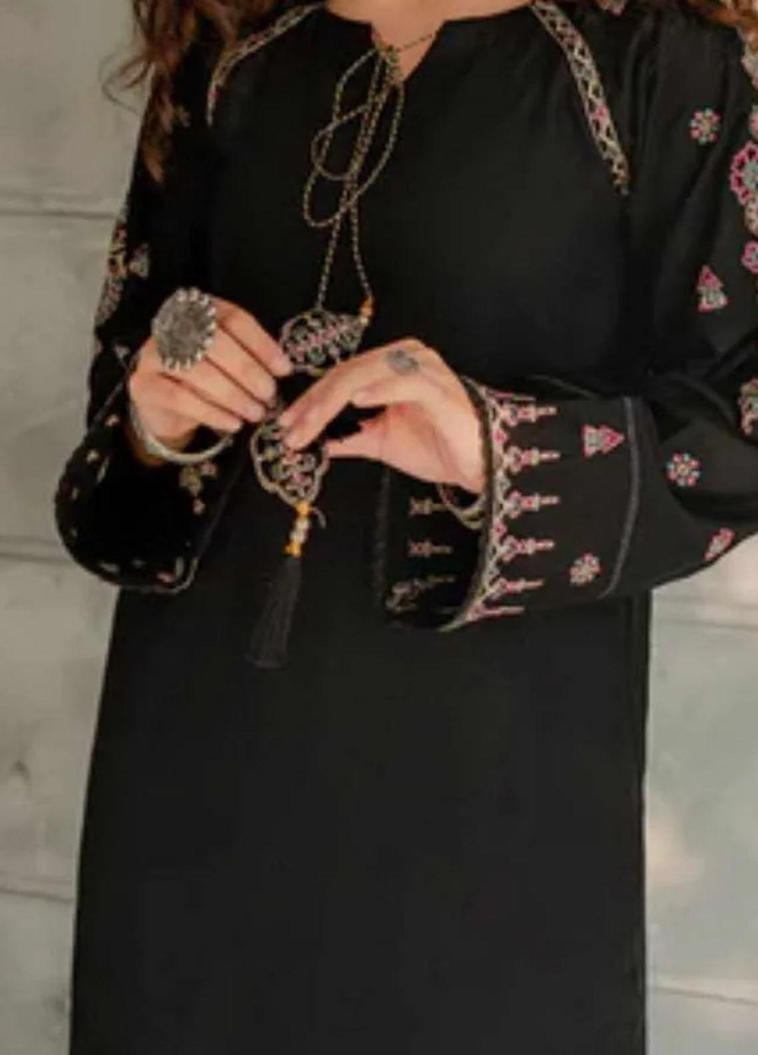 Aura Apparel Pret Embroidered Lawn 2 Piece Suit Naura