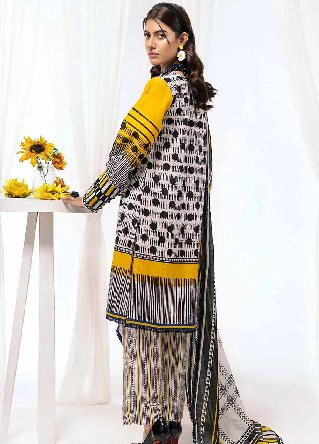 Bagh By Gul Ahmed Printed Lawn Suits Unstitched 3 Piece GA23BG CL-32455 - Summer Collection