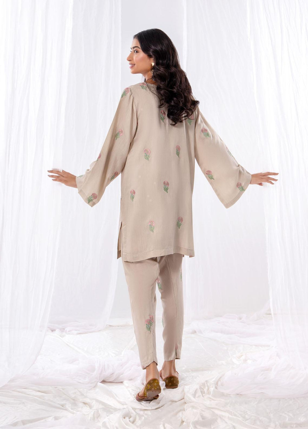 Bareen Pret Embroidered Matte Silk 2 Piece Suit BR22FE BME2PC-01
