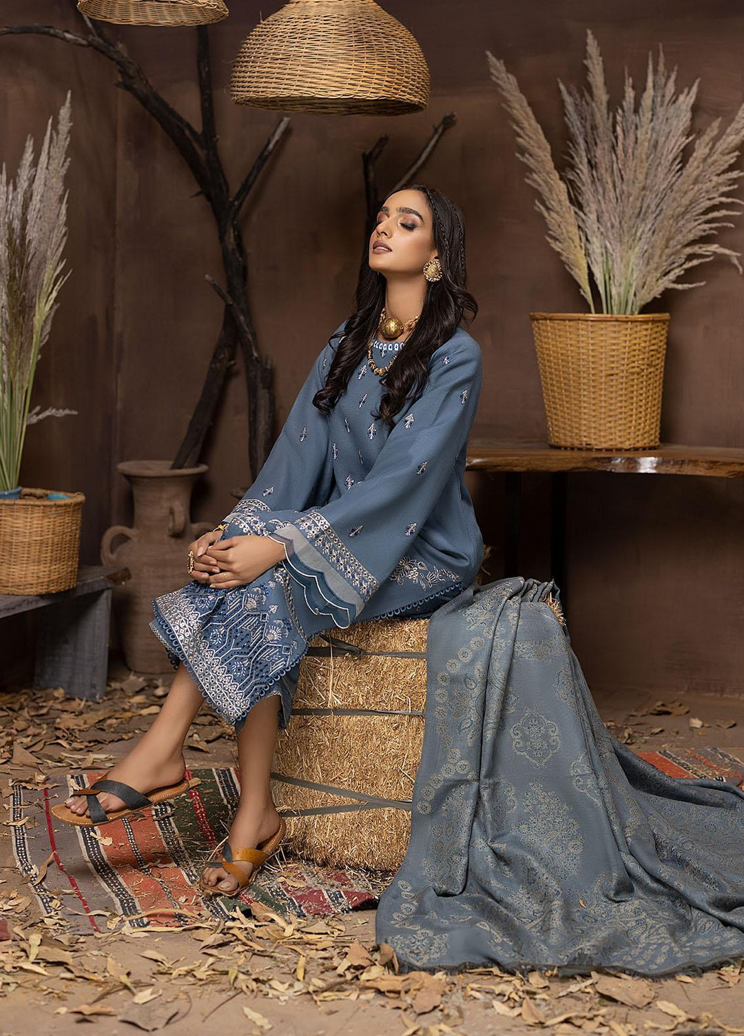 Carvaan By Humdum Embroidered Woolen Suits Unstitched 3 Piece HD22C 04 - Winter Collection