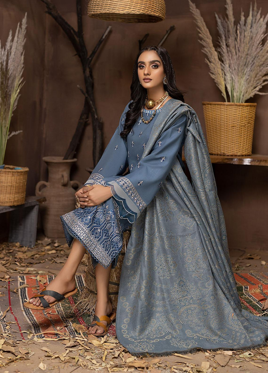 Carvaan By Humdum Embroidered Woolen Suits Unstitched 3 Piece HD22C 04 - Winter Collection