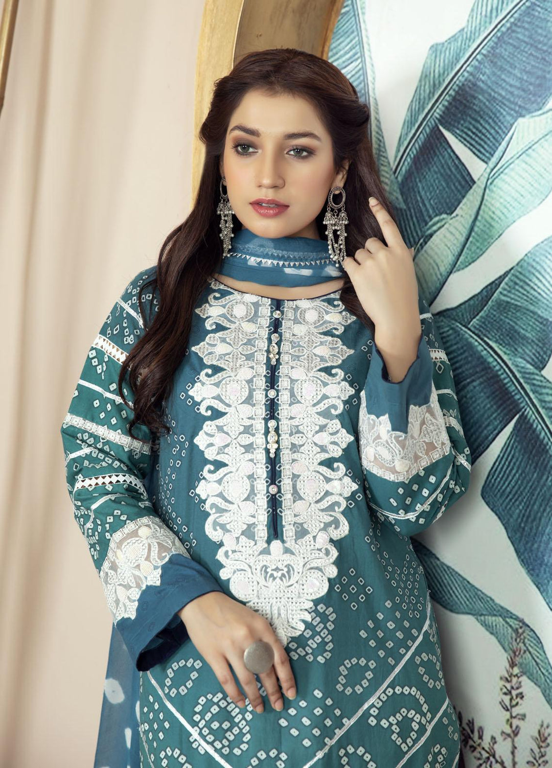 Combinations Pret  Lawn 3 Piece Suit CMN23AT Daisy Cyan