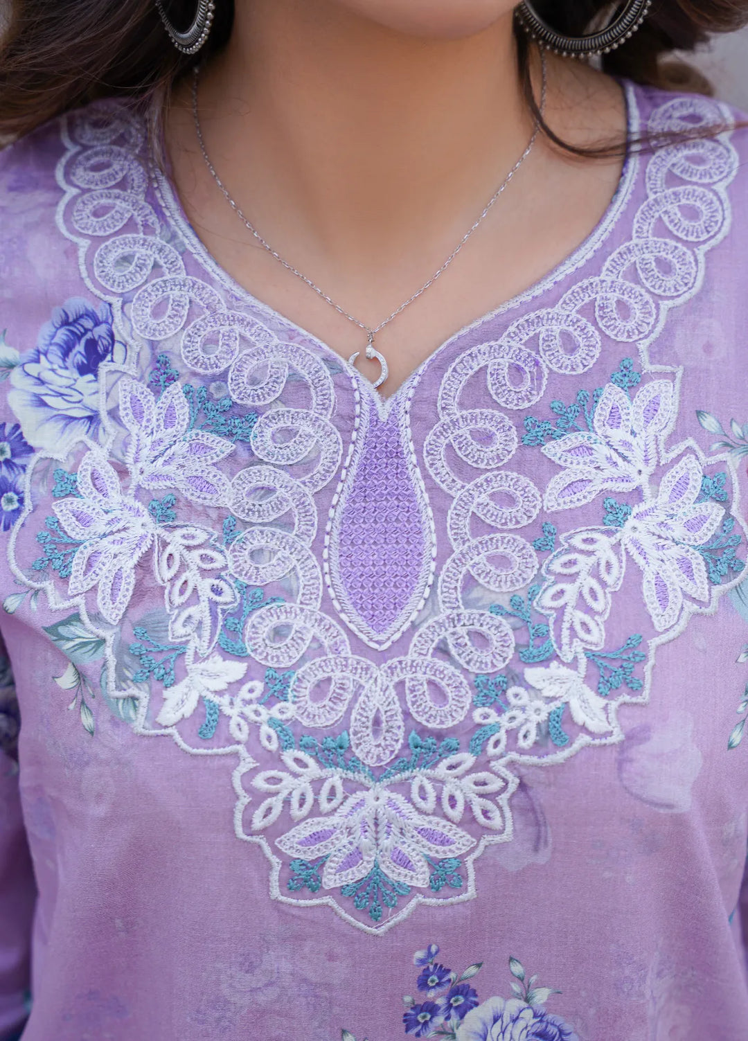 Damask Clothing Pret Embroidered Lawn 2 Piece Suit Daffodil