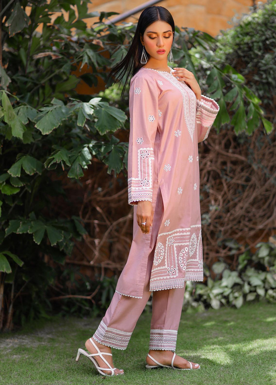 Bareeq Pret Embroidered Chikankari 3 Piece Suit BRQ23D KAASNI