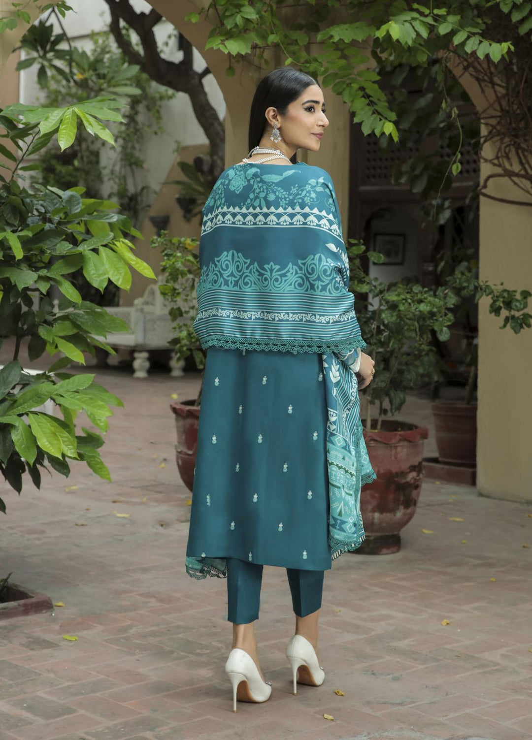 Dastak by Parishay Embroidered Crepe Suits Unstitched 3 Piece PRS22DK D-10 - Winter Collection