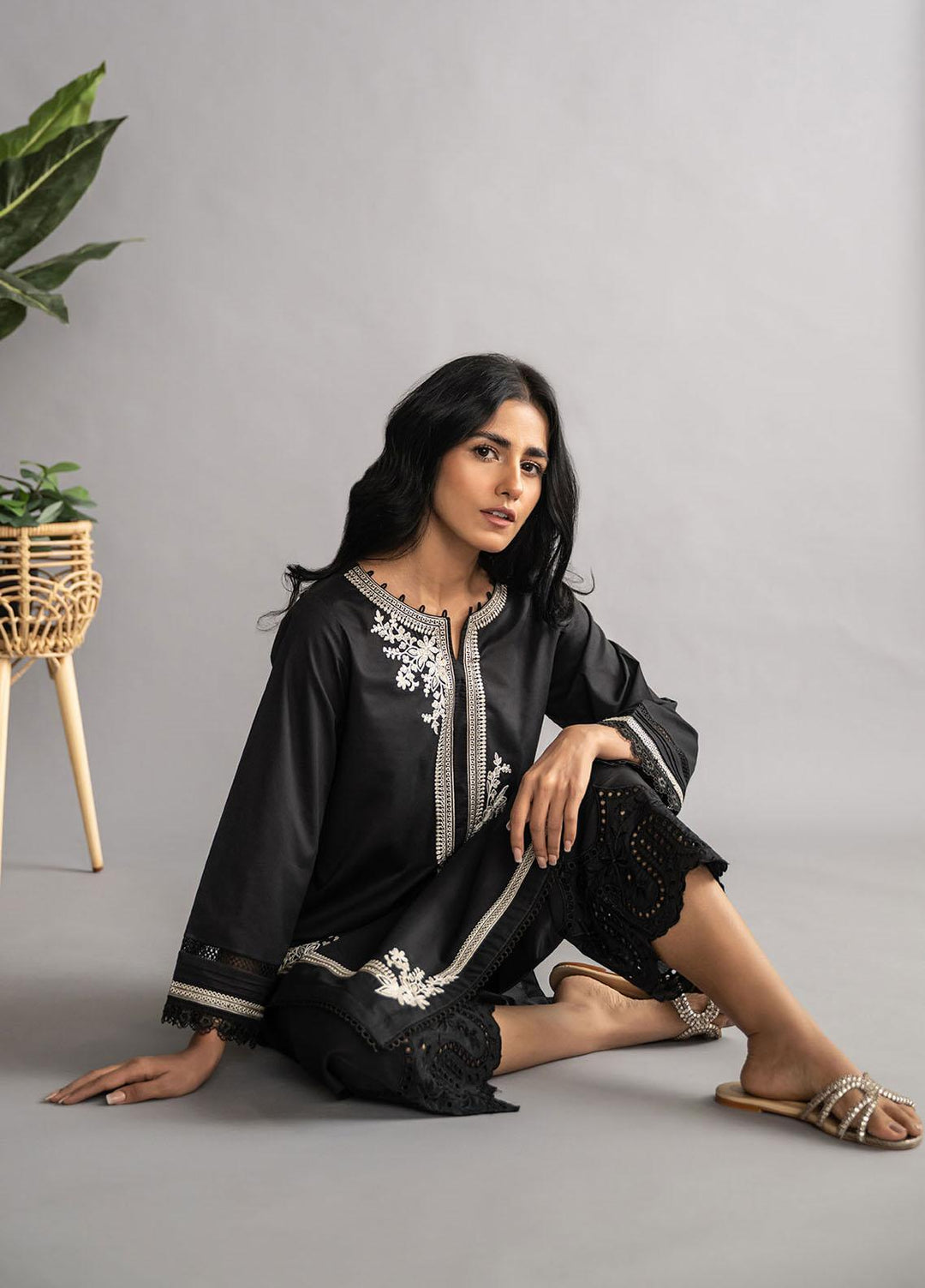 Dhanak Casual Pret Embroidered Lawn Kurti DC-0422 Black