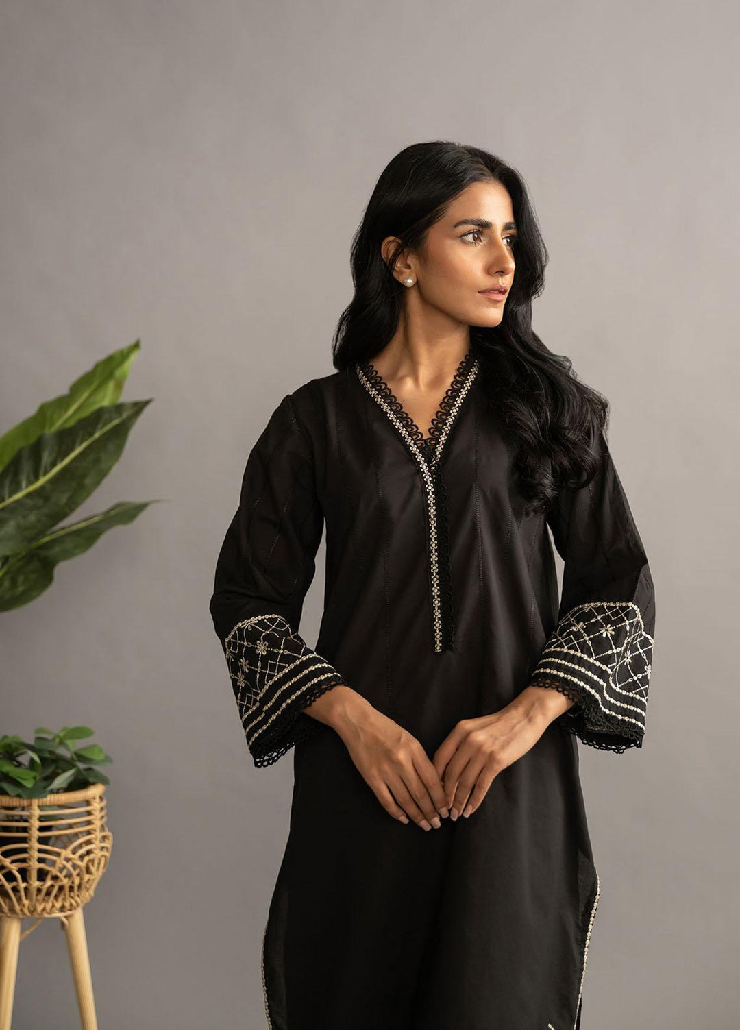 Dhanak Casual Pret Embroidered Lawn Kurti DC-0425 Black