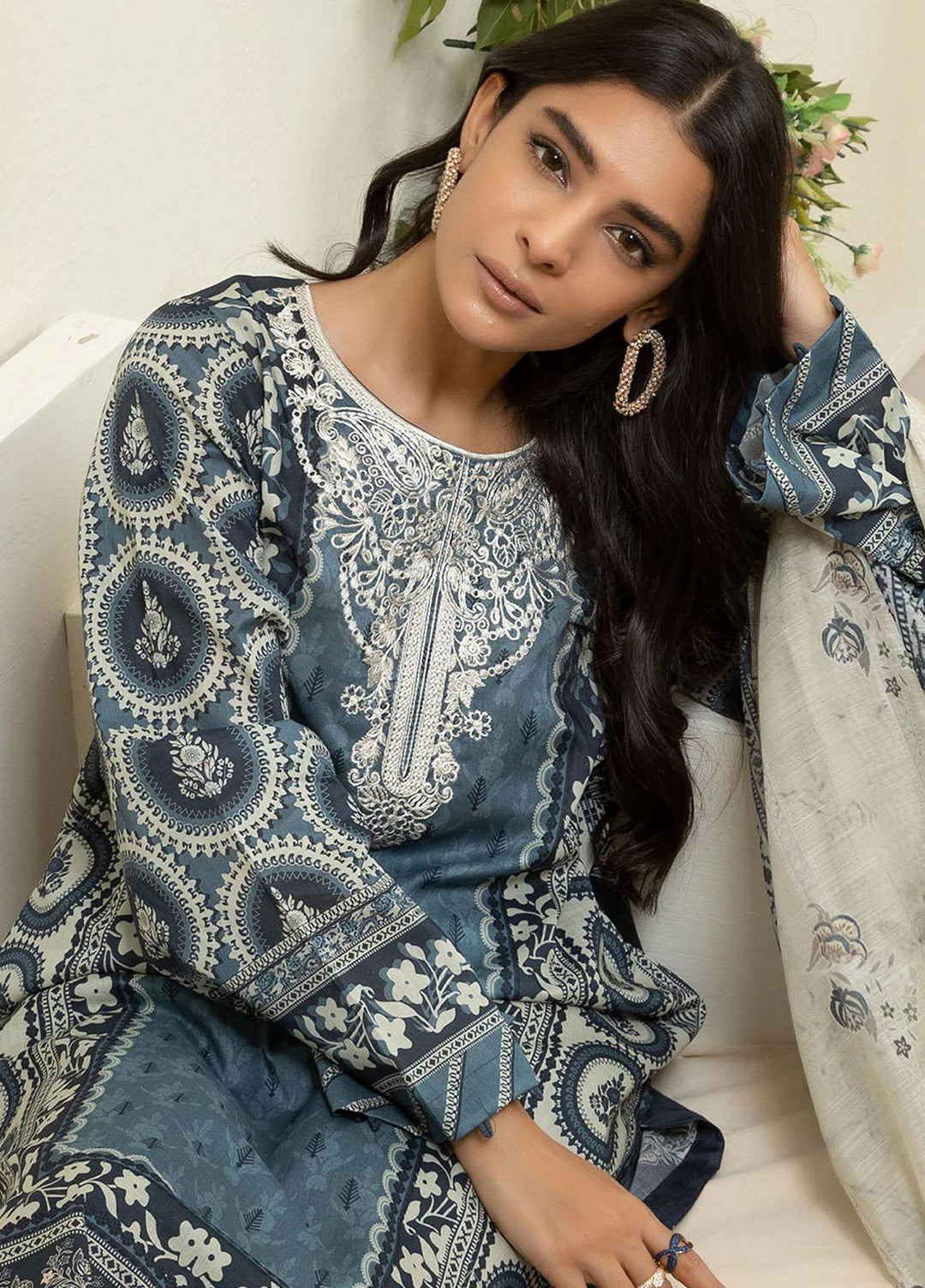 Everyday Basics By Dhanak Printed Lawn Suits Unstitched 3 Piece DU-3136 GREY - Summer Collection
