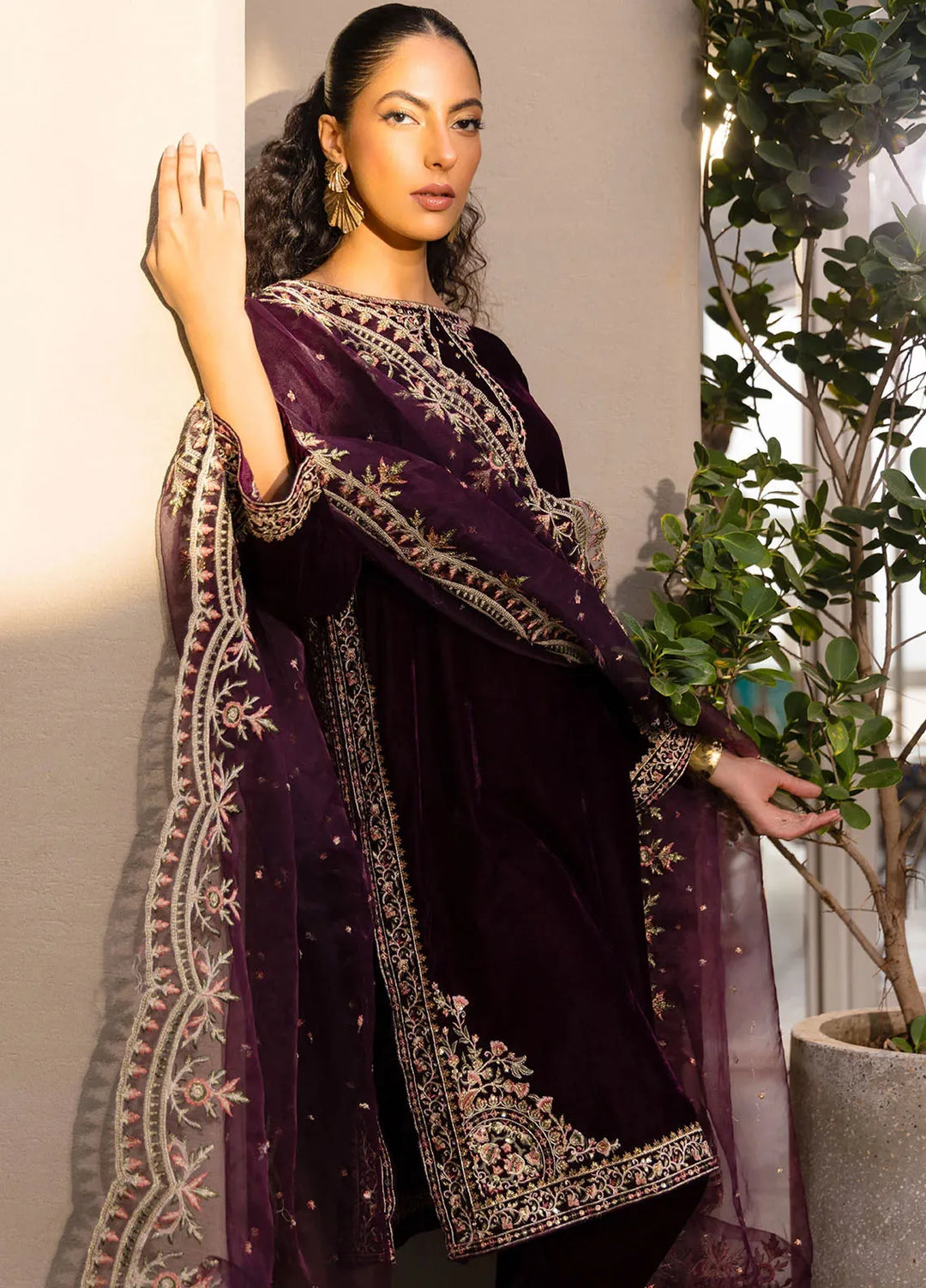 Dhanak Pret Embroidered Velvet 2 Piece Suit FW24DA-2604