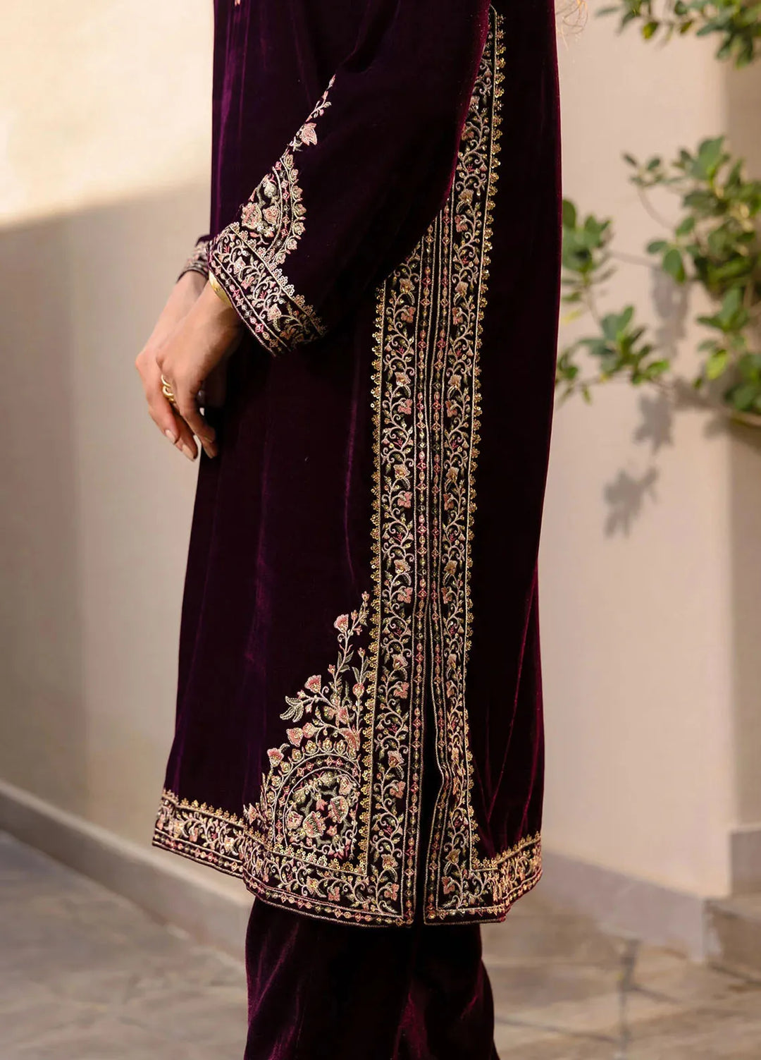 Dhanak Pret Embroidered Velvet 2 Piece Suit FW24DA-2604