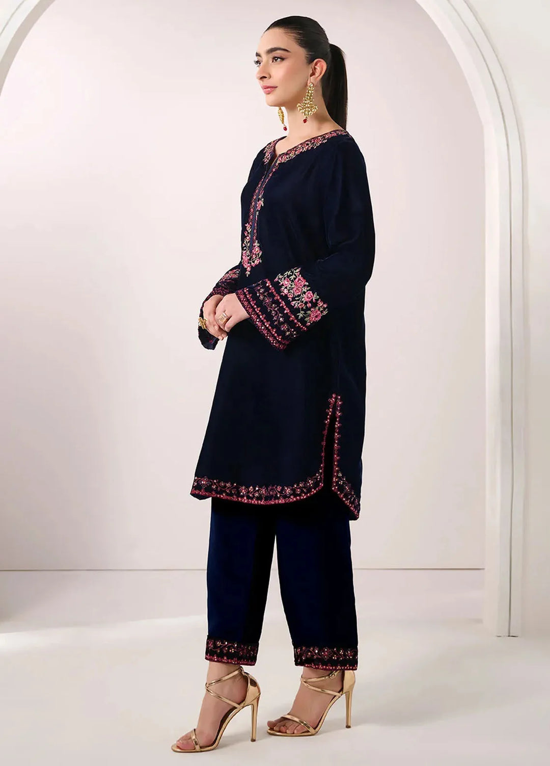 Dhanak Pret Embroidered Velvet 2 Piece Suit FW24DA-2614