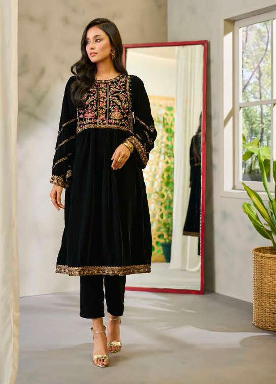 Dhanak Luxury Pret Embroidered Velvet Shirt DA-1678 BLACK