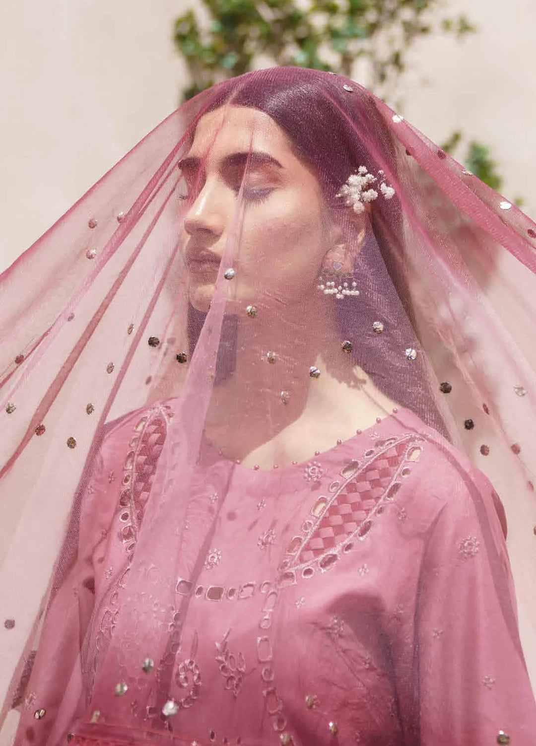 Dhoop Kinaray By Nureh Chikankari Lawn Suits Unstitched 4 Piece NU24DK NS-136 - Summer Collection