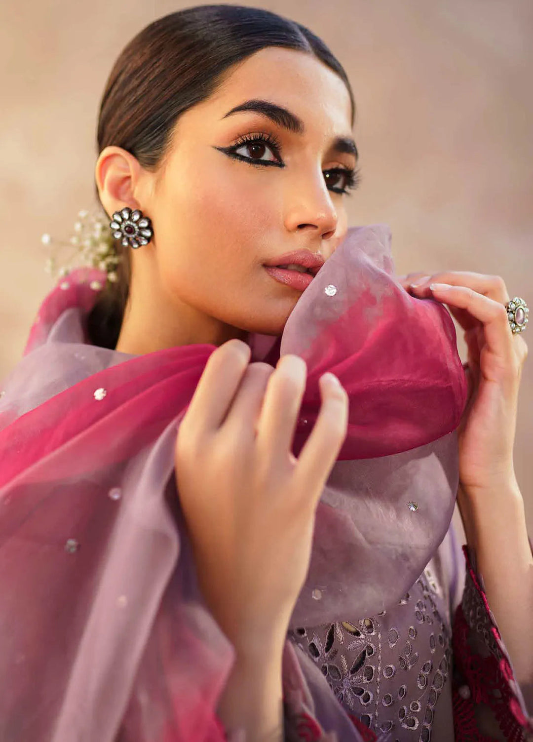 Dhoop Kinaray By Nureh Chikankari Lawn Suits Unstitched 4 Piece NU24DK NS-139 - Summer Collection