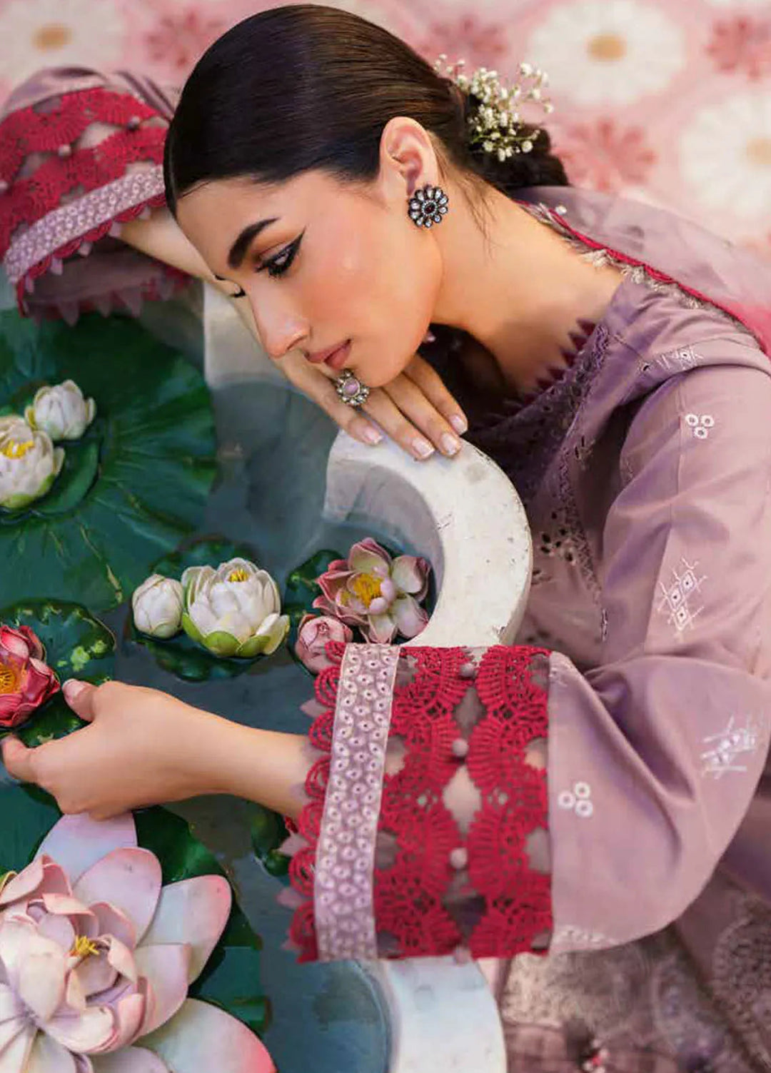 Dhoop Kinaray By Nureh Chikankari Lawn Suits Unstitched 4 Piece NU24DK NS-139 - Summer Collection