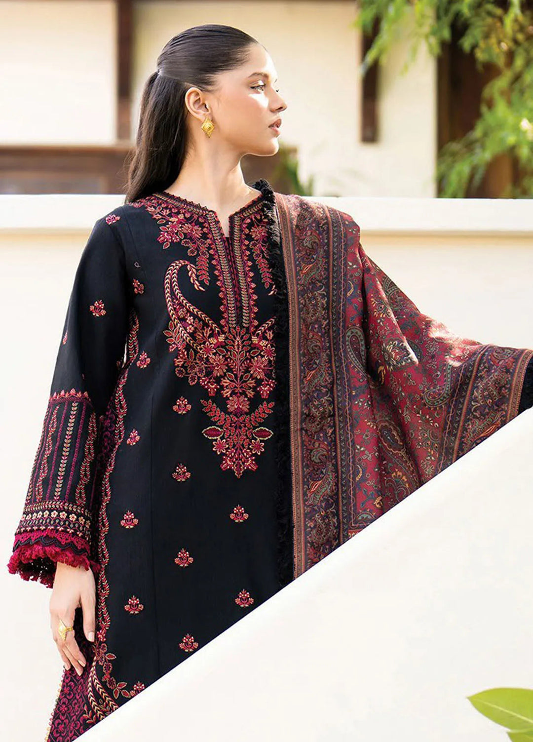 Dhoop Kinaray by Xenia Embroidered Khaddar Suit Unstitched 3 Piece D-03 Siyah - Winter Collection