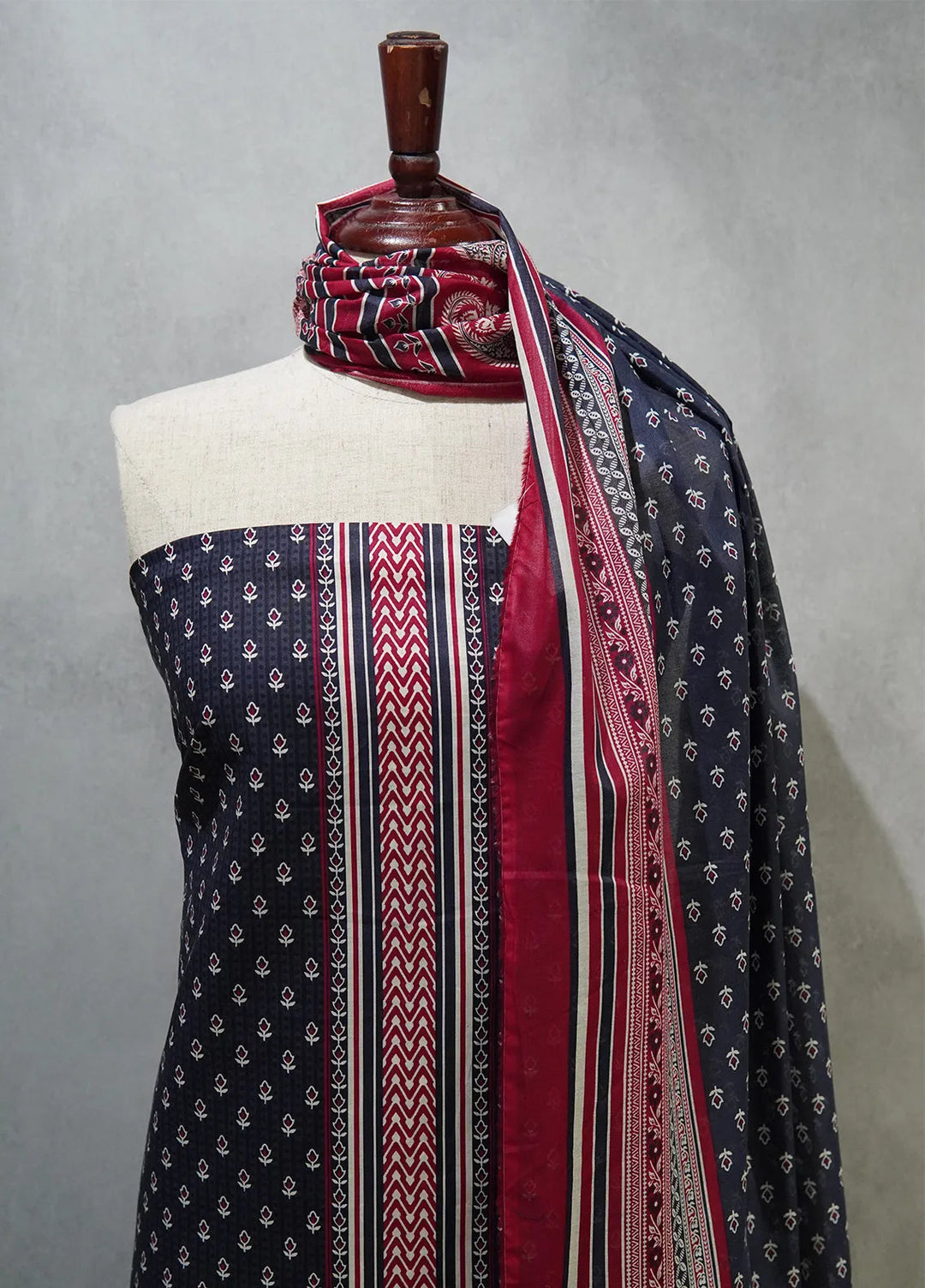 Digital Print By Bin Saeed Printed Lawn Suit 3 Piece Unstitched BN24F Black - Summer Collection