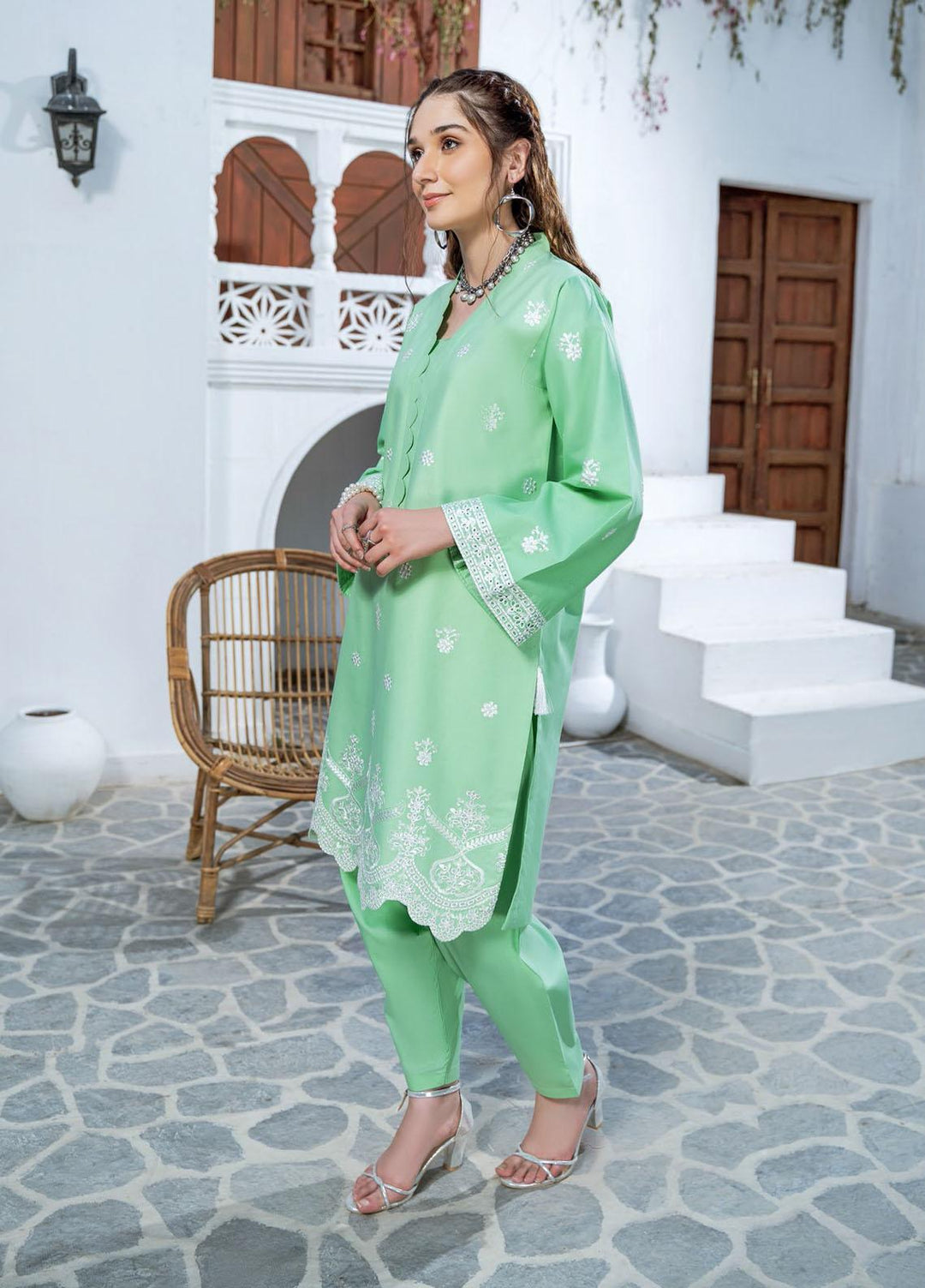 Esra Fashion Casual Pret Embroidered Lawn Kurtis D-06 GREEN