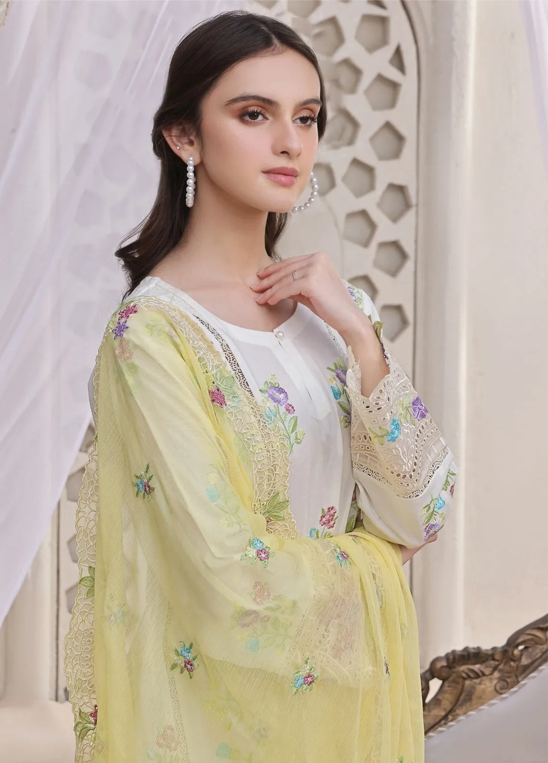 Feathers Pret Embroidered Lawn 3 Piece Suit Zeenat