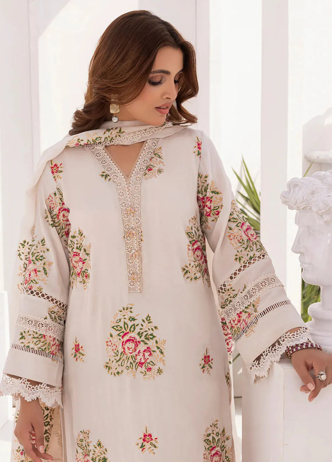 Grandeur Pret Embroidered Lawn Silk 3 Piece Suit Whimsy