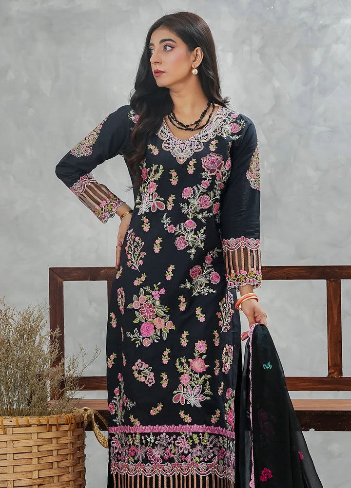 Grape Drape Pret Embroidered Lawn 3 Piece Floral Tapestry