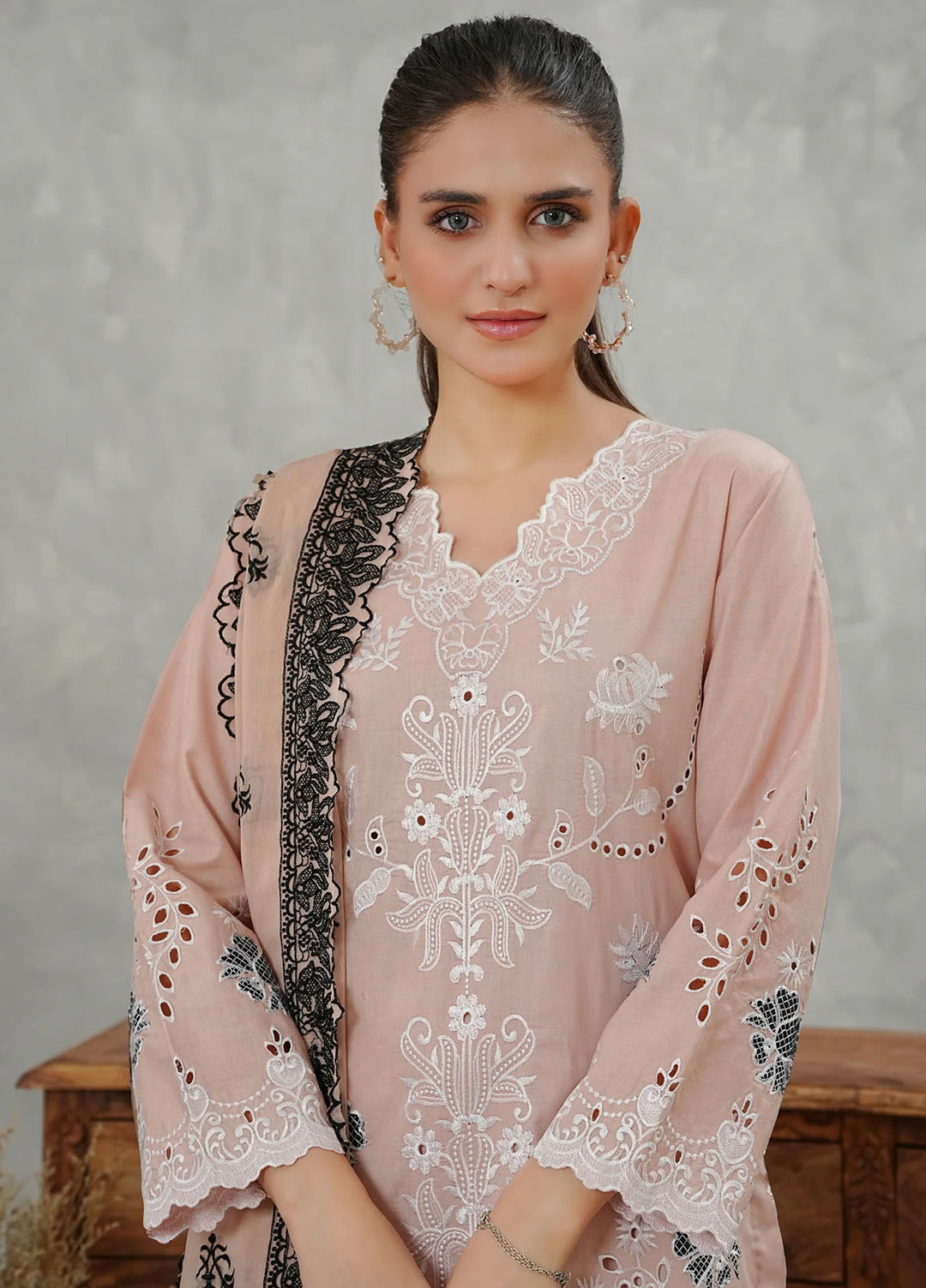 Grape Drape Pret Embroidered Lawn 3 Piece Fluer Muse