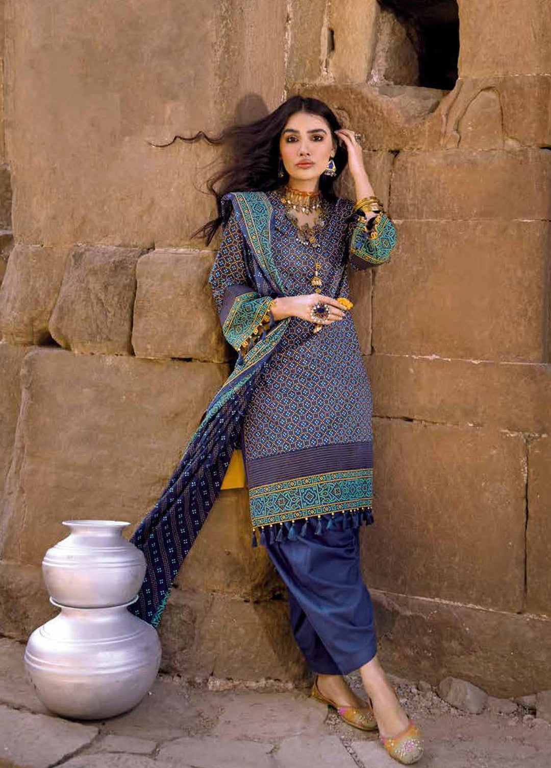 Gul Ahmed Printed Lawn Suits Unstitched 3 Piece GA22CHL CL-22057 A - Summer Lawn Collection