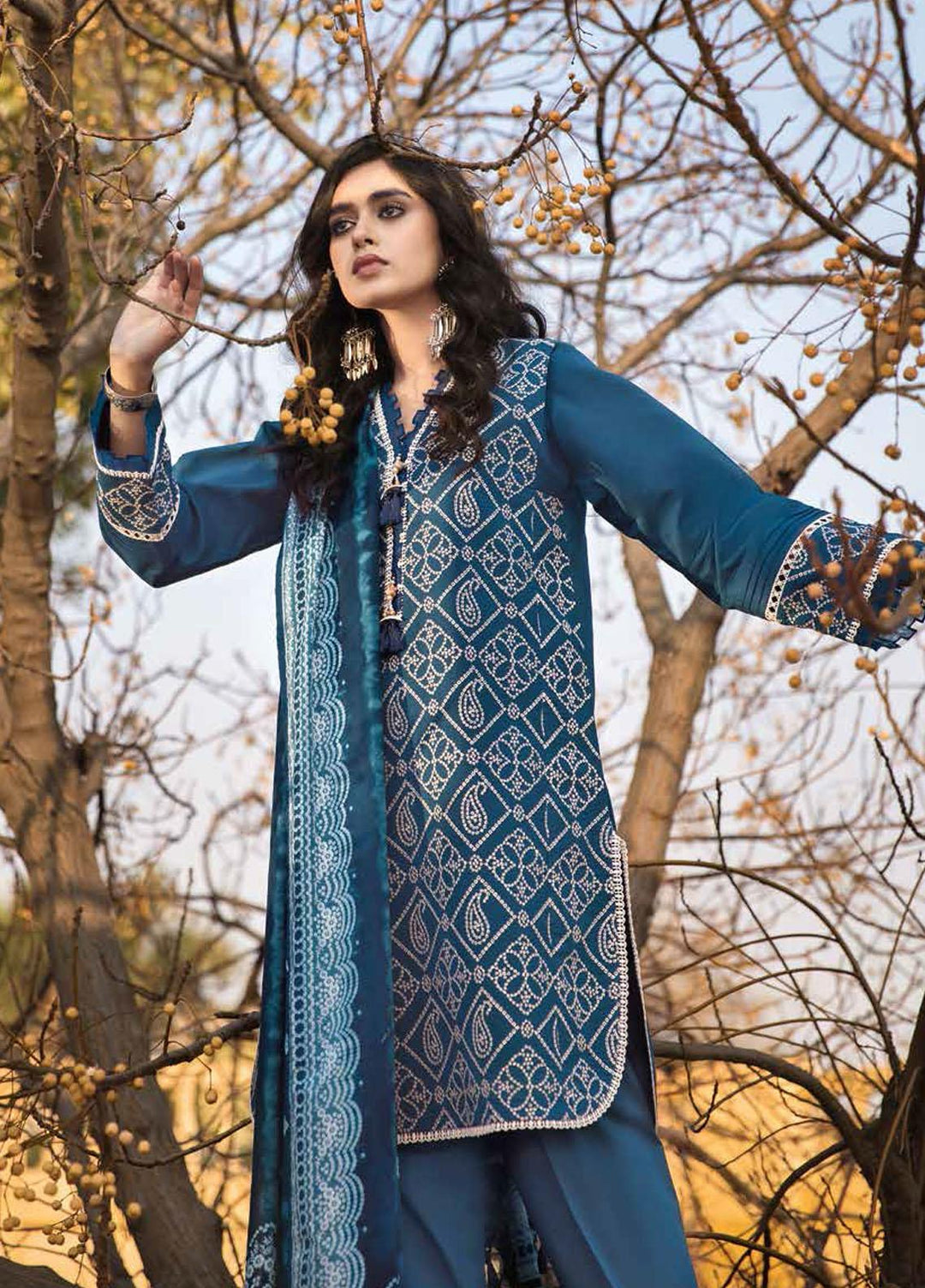 Gul Ahmed Embroidered Lawn Suits Unstitched 3 Piece GA22CHL CL-22149 - Summer Lawn Collection