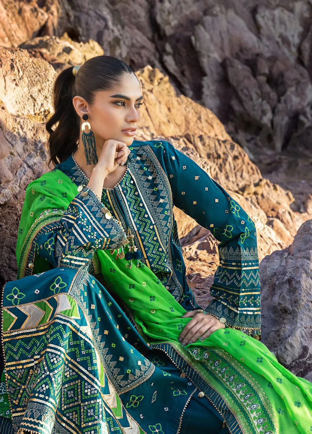 Gul Ahmed Embroidered Lawn Suits Unstitched Piece GA25CH BM