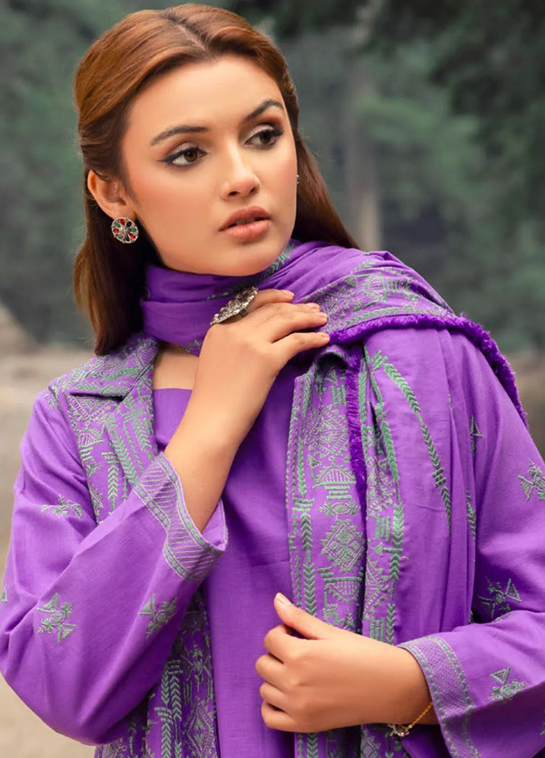 Gul Ahmed Embroidered Light Khaddar Suits Unstitched 3 Piece GA24UW K-42017 L - Winter Collection