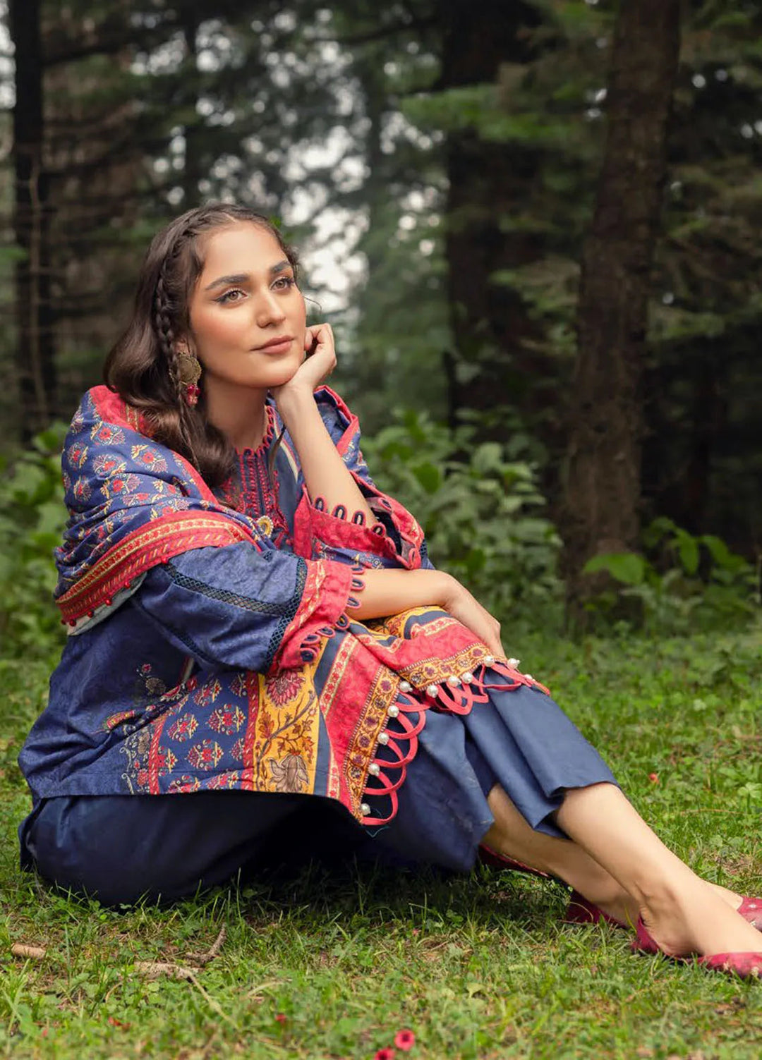 Gul Ahmed Embroidered Light Khaddar Suits Unstitched 3 Piece GA24UW K-42018 L - Winter Collection